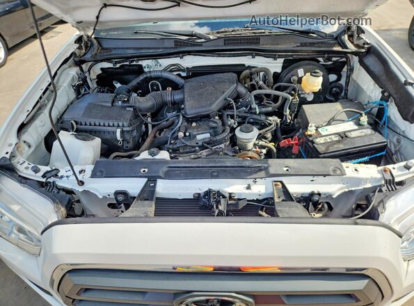 3TYRX5GN1NT065028 2022 TOYOTA TACOMA White Widok wnętrza z tyłu