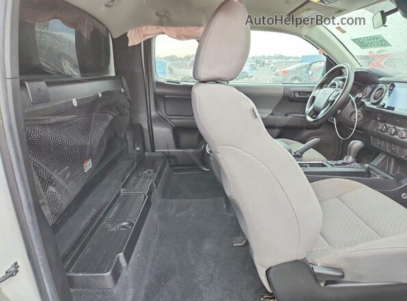 3TYRX5GN5NT056123 2022 TOYOTA TACOMA White Widok tylnych siedzeń