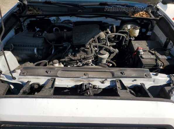3TYRX5GN9NT048980 2022 TOYOTA TACOMA White Widok wnętrza z tyłu
