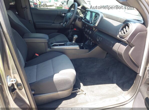3TYRZ5CN5NT021954 2022 TOYOTA TACOMA Gray Front interior view