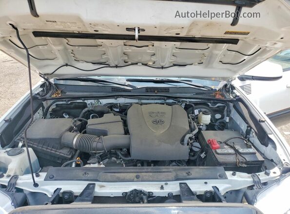 3TYRZ5CNXNT024249 2022 TOYOTA TACOMA White Widok wnętrza z tyłu