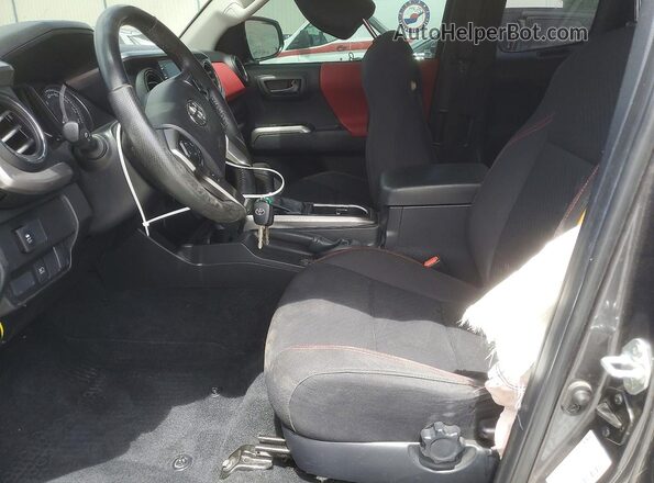 3TYSX5EN3NT017163 2022 TOYOTA TACOMA Gray Front interior view