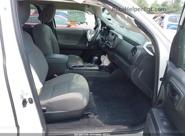 3TYSX5EN7NT016646 2022 TOYOTA TACOMA White Front interior view