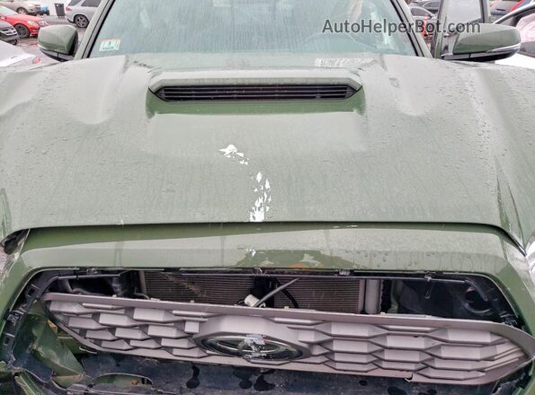 3TYSZ5AN0NT094542 2022 TOYOTA TACOMA Green Вид задньої частини салону