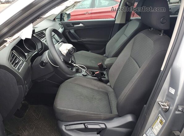 3VV0B7AX1LM118799 2020 VOLKSWAGEN TIGUAN Серебряный Вид салона спереди