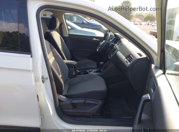3VV0B7AX1MM000382 2021 VOLKSWAGEN TIGUAN White Widok wnętrza z przodu