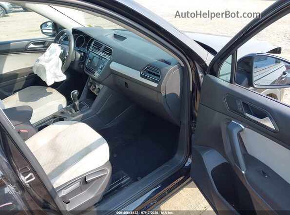 3VV0B7AX2JM091089 2018 VOLKSWAGEN TIGUAN Black Սալոնի դիմացի տեսք
