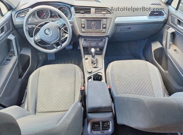 3VV0B7AX3MM115730 2021 VOLKSWAGEN TIGUAN Silver Widok deski rozdzielczej