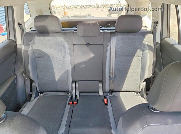 3VV0B7AX3MM115730 2021 VOLKSWAGEN TIGUAN Silver Widok tylnych siedzeń