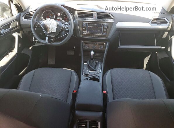 3VV0B7AX5JM080622 2018 VOLKSWAGEN TIGUAN Black Առջևի վահանակի տեսք
