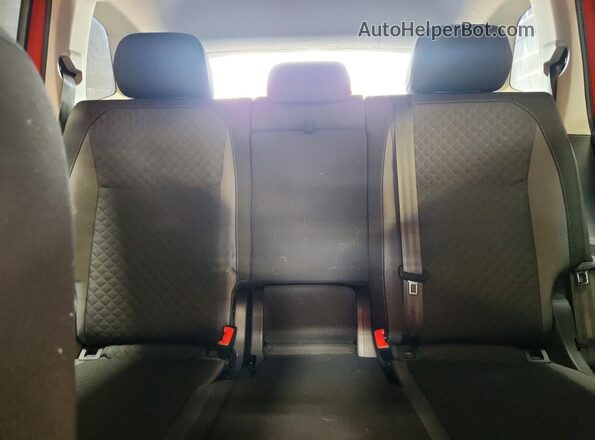 3VV0B7AX5KM118030 2019 VOLKSWAGEN TIGUAN Orange Rear seats view