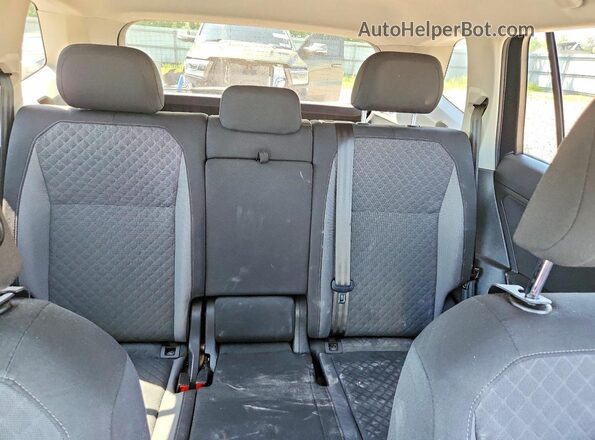 3VV0B7AX5KM118285 2019 VOLKSWAGEN TIGUAN Бирюзовый Вид задних сидений