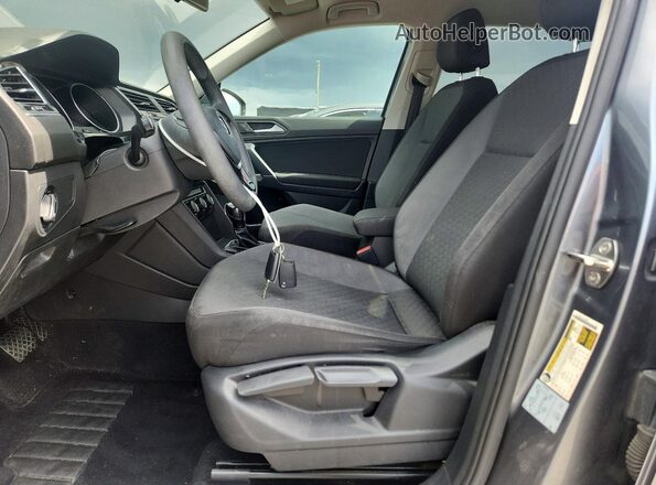 3VV0B7AX5LM148825 2020 VOLKSWAGEN TIGUAN Gray Вид салону спереду