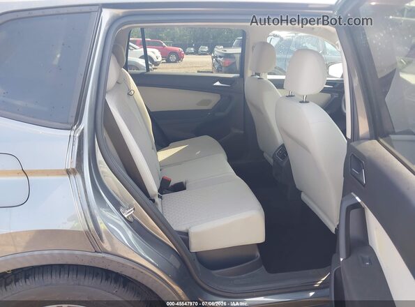 3VV0B7AX8JM014968 2018 VOLKSWAGEN TIGUAN Gray Widok naklejki z numerem VIN