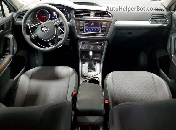 3VV0B7AX8JM047968 2018 VOLKSWAGEN TIGUAN Белый Вид панели приборов