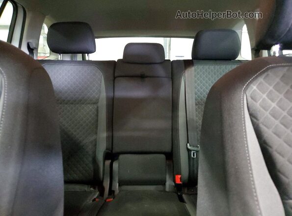 3VV0B7AX8JM047968 2018 VOLKSWAGEN TIGUAN Белый Вид задних сидений