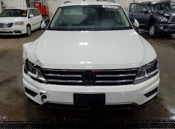 3VV0B7AX8JM047968 2018 VOLKSWAGEN TIGUAN Белый Вид спереди