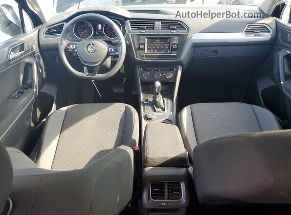 3VV0B7AX8JM083238 2018 VOLKSWAGEN TIGUAN Black Вид панелі приладів