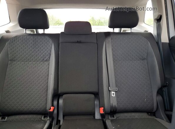 3VV0B7AX8KM051648 2019 VOLKSWAGEN TIGUAN White Widok tylnych siedzeń
