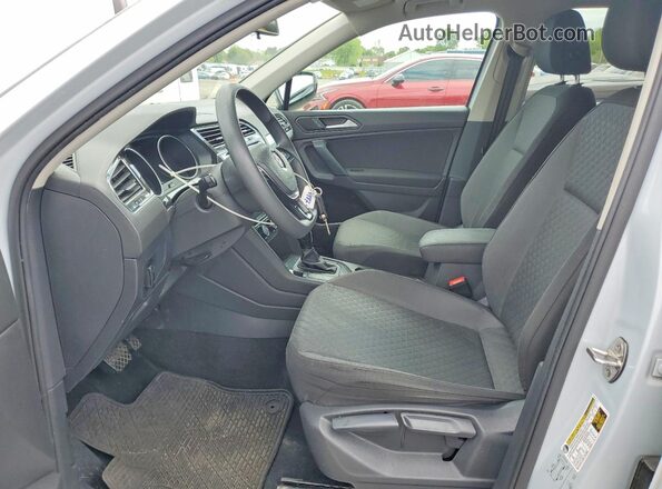 3VV0B7AX8KM051648 2019 VOLKSWAGEN TIGUAN White Widok wnętrza z przodu