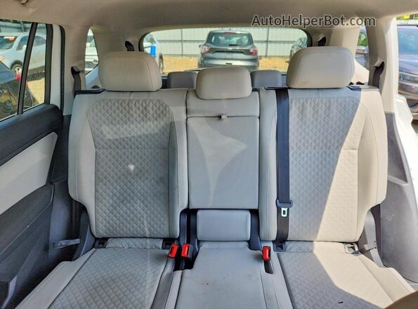 3VV1B7AX0KM125553 2019 VOLKSWAGEN TIGUAN White Հետևի նստատեղերի տեսք