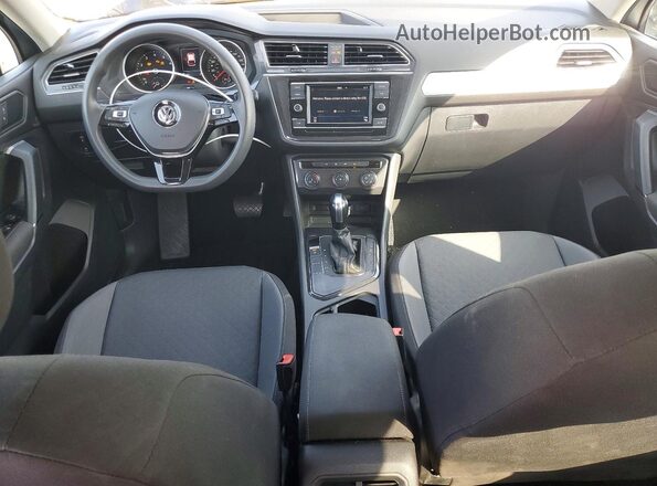 3VV1B7AX0KM125911 2019 VOLKSWAGEN TIGUAN Silver Widok deski rozdzielczej
