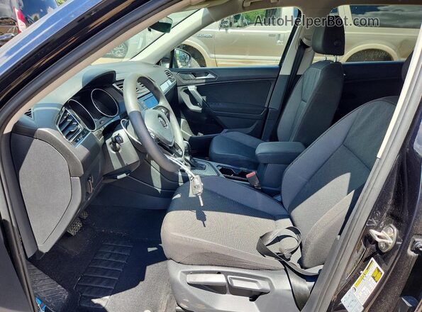 3VV1B7AX1KM101679 2019 VOLKSWAGEN TIGUAN Black Widok wnętrza z przodu