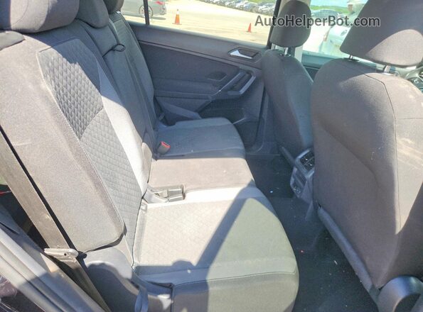 3VV1B7AX1LM052761 2020 VOLKSWAGEN TIGUAN Черный Вид задней части салона