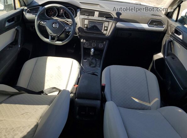 3VV1B7AX1LM076977 2020 VOLKSWAGEN TIGUAN White Dashboard view
