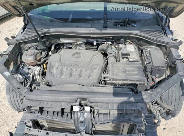 3VV1B7AX1LM134523 2020 VOLKSWAGEN TIGUAN Gray Vista interior trasera
