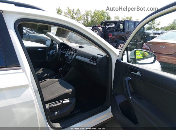 3VV1B7AX2JM111765 2018 VOLKSWAGEN TIGUAN White წინა სალონის ხედი