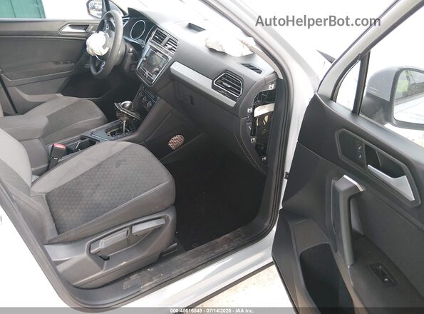 3VV1B7AX2KM054615 2019 VOLKSWAGEN TIGUAN White Вид салону спереду