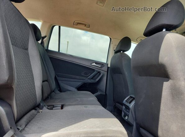 3VV1B7AX2KM088084 2019 VOLKSWAGEN TIGUAN Silver Вид задньої частини салону