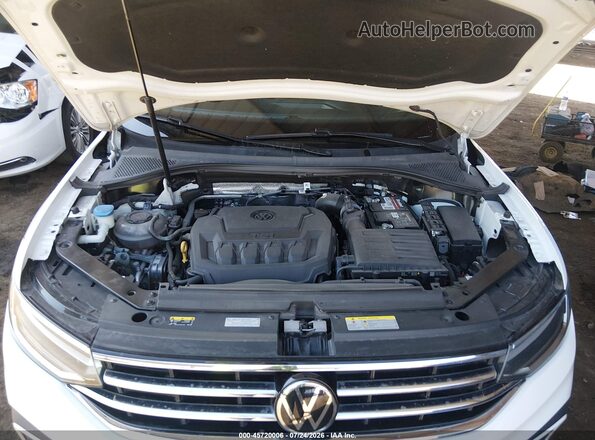 3VV1B7AX3NM083710 2022 VOLKSWAGEN TIGUAN White Rear view