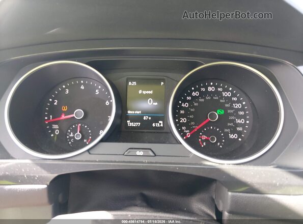 3VV1B7AX4JM015247 2018 VOLKSWAGEN TIGUAN Черный Вид задних сидений