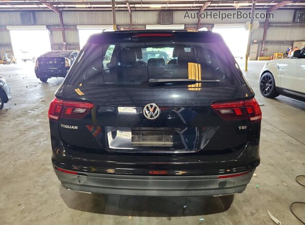 3VV1B7AX4JM040200 2018 VOLKSWAGEN TIGUAN Black Вид ззаду
