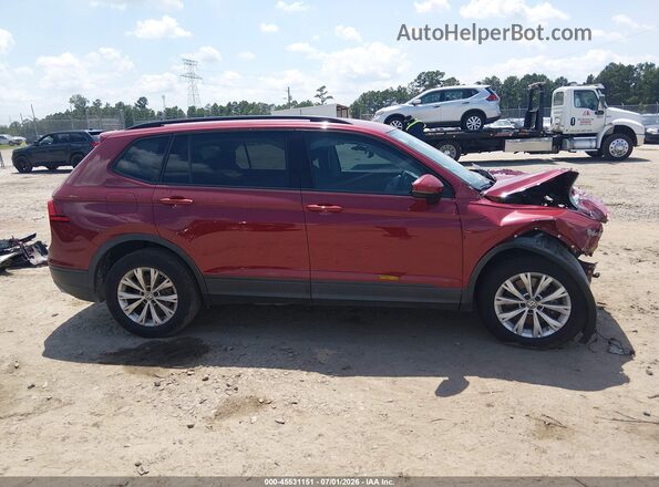 3VV1B7AX5JM017461 2018 VOLKSWAGEN TIGUAN Red Rear interior view