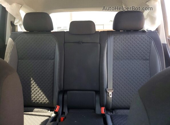 3VV1B7AX5MM056913 2021 VOLKSWAGEN TIGUAN Black Widok tylnych siedzeń
