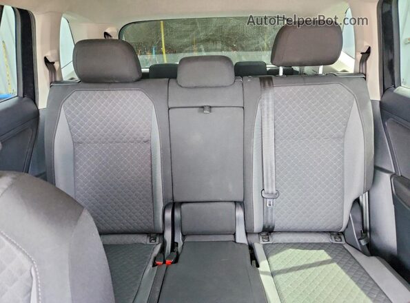 3VV1B7AX6LM063061 2020 VOLKSWAGEN TIGUAN Black უკანა სავარძლების ხედი