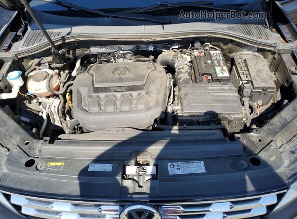 3VV1B7AX6LM100965 2020 VOLKSWAGEN TIGUAN Black Vista del compartimento del motor