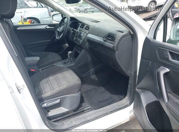 3VV1B7AX6NM098007 2022 VOLKSWAGEN TIGUAN White Front interior view