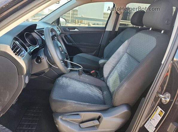 3VV1B7AX7JM087740 2018 VOLKSWAGEN TIGUAN Black Widok wnętrza z przodu