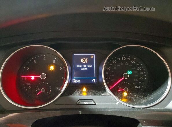 3VV1B7AX7KM079218 2019 VOLKSWAGEN TIGUAN Blue Instrument cluster view
