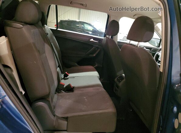 3VV1B7AX7KM079218 2019 VOLKSWAGEN TIGUAN Blue Rear interior view