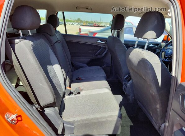 3VV1B7AX7KM140485 2019 VOLKSWAGEN TIGUAN Orange Widok wnętrza z tyłu