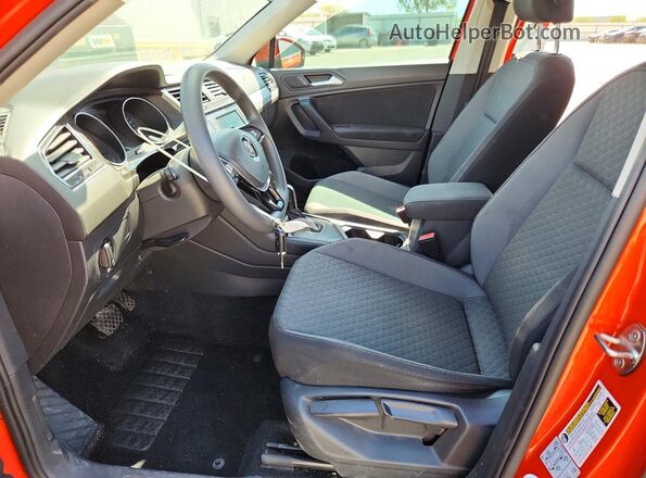 3VV1B7AX7KM140485 2019 VOLKSWAGEN TIGUAN Orange Widok wnętrza z przodu