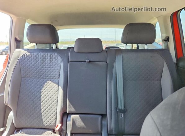 3VV1B7AX7KM140485 2019 VOLKSWAGEN TIGUAN Orange Widok tylnych siedzeń