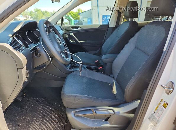 3VV1B7AX8KM110654 2019 VOLKSWAGEN TIGUAN White Vista interior delantera