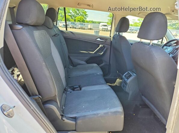3VV1B7AX8KM110654 2019 VOLKSWAGEN TIGUAN White Vista interior trasera