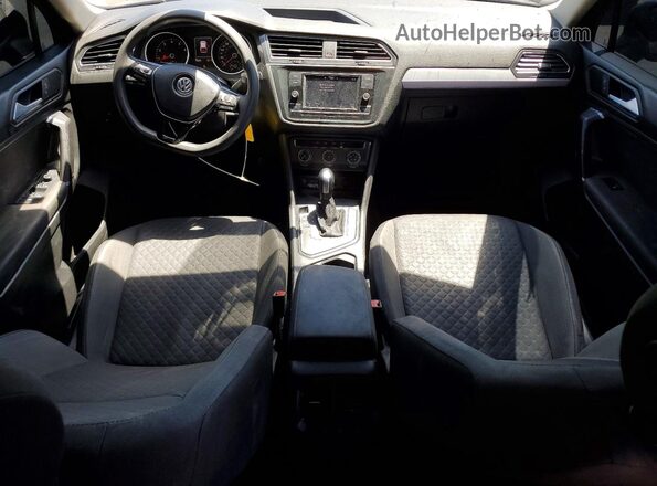 3VV1B7AX8LM018459 2020 VOLKSWAGEN TIGUAN Black Widok deski rozdzielczej